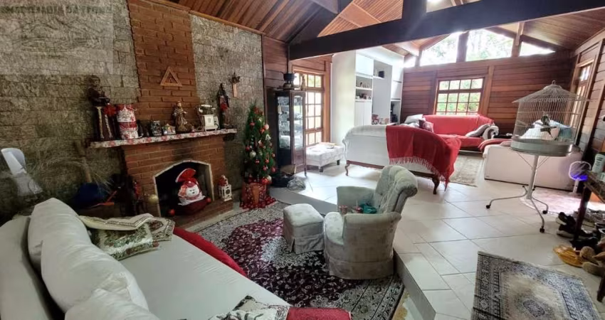 Casa Térrea a Venda na Serra da Cantareira, 3 suítes, 204m², no Sausalito - Imperdível!