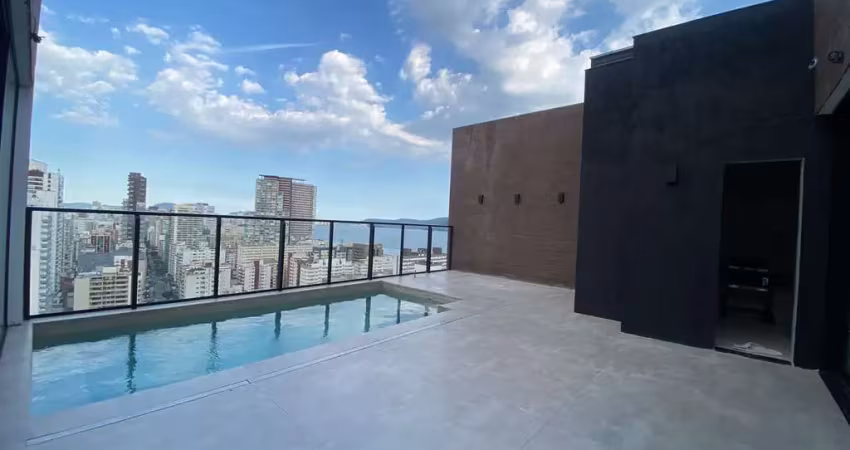 Deslumbrante Cobertura Duplex em Santos com Vista Mar.