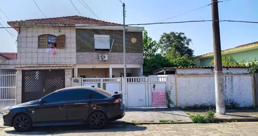 Casa com 3 quartos à venda na Rua Espírito Santo, Jardim Independência, São Vicente