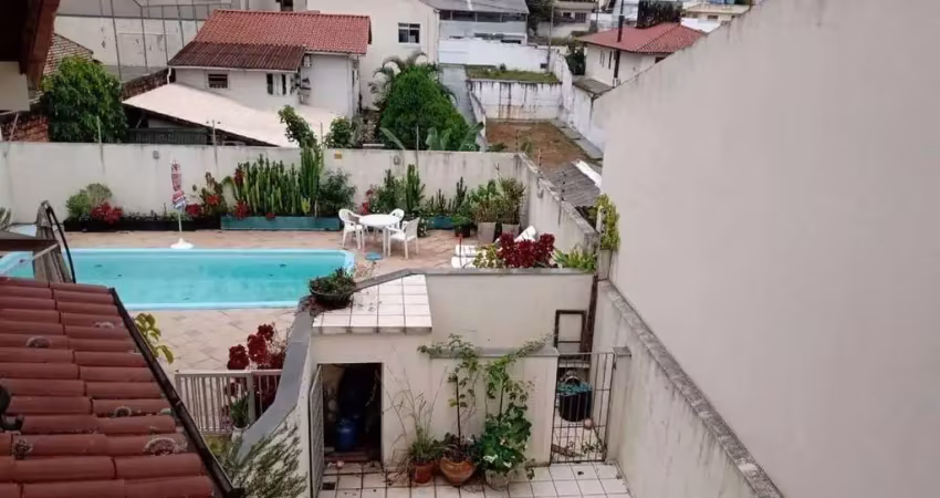 Casa/sobrado à venda com 4 quartos (4 suítes) - capoeiras - florianópolis
