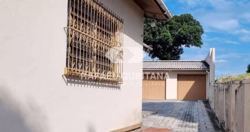 Casa à Venda, 3 Quartos, 2 Vagas, 170m² Privativos, Capoeiras, Florianópolis - SC
