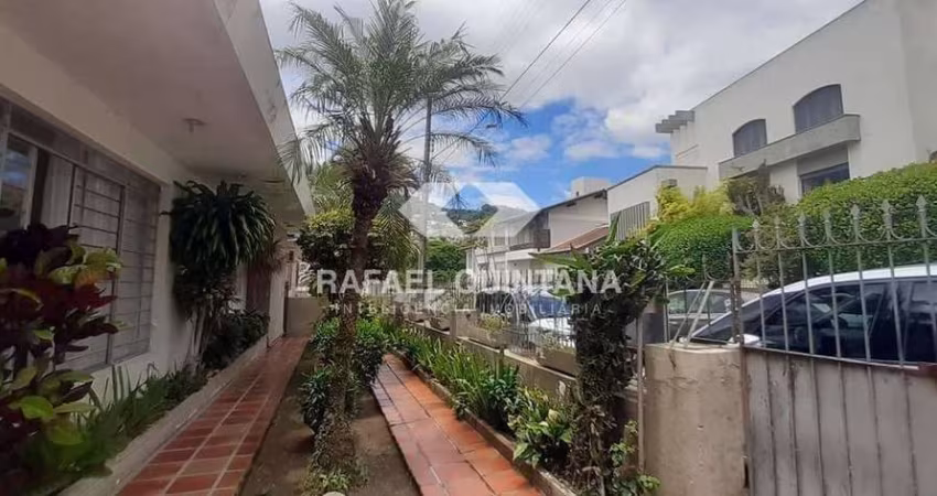 Casa à Venda, 5 Quartos, 2 Vagas, Agronômica, Florianópolis - SC