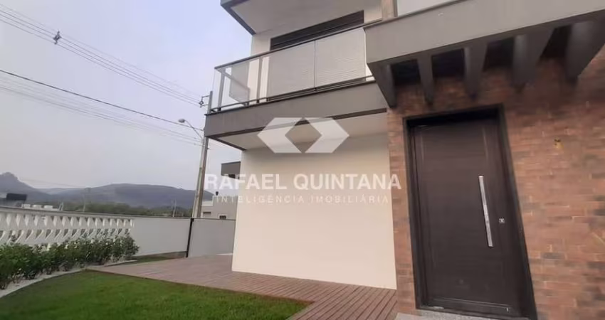 Casa à Venda, 3 Quartos sendo 1 Suíte, 2 Vagas, 138m² Privativos,. Forquilhas, São José - SC