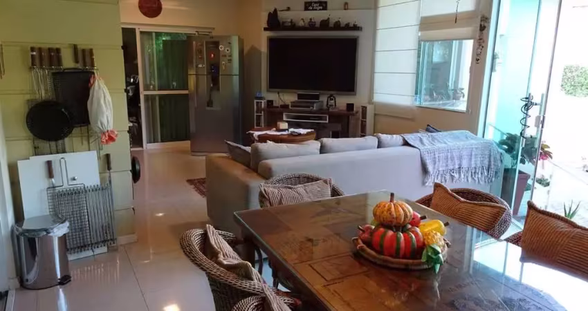 Casa à venda, 4 quartos sendo 4 suítes, 4 vagas, condomínio fechado de alto padrão, córrego grande, florianópolis - sc