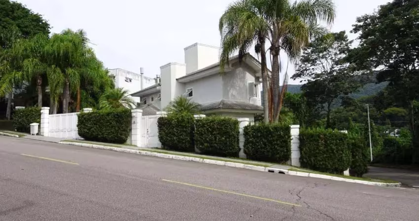 Casa em condomínio alto padrão à venda,  5 quartos sendo 2 suítes, 3 vagas, lagoa da conceição, florianópolis, sc