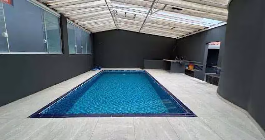 Casa em atibaia com piscina, 03 quartos sendo 02 suítes