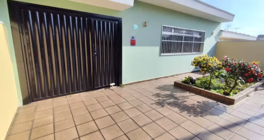 CASA TÉRREA COM 4 DORMITÓRIOS SENDO 1 SUÍTE E 4 VAGAS NO JAGUARIBE EM OSASCO