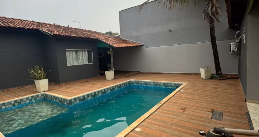 RESIDÊNCIA COM LAZER