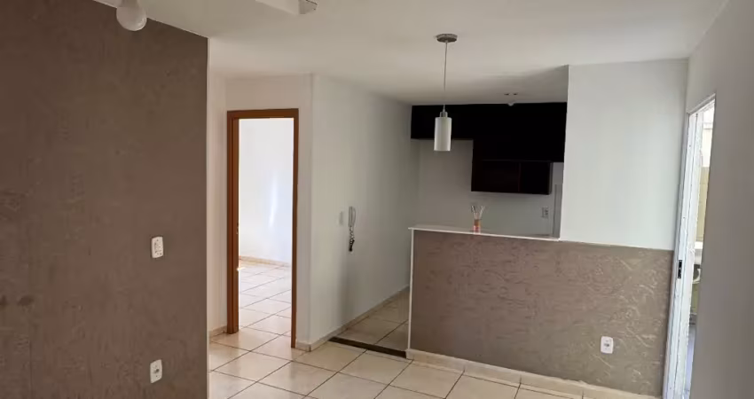 Apartamento térreo com quintal no residencial parque bari