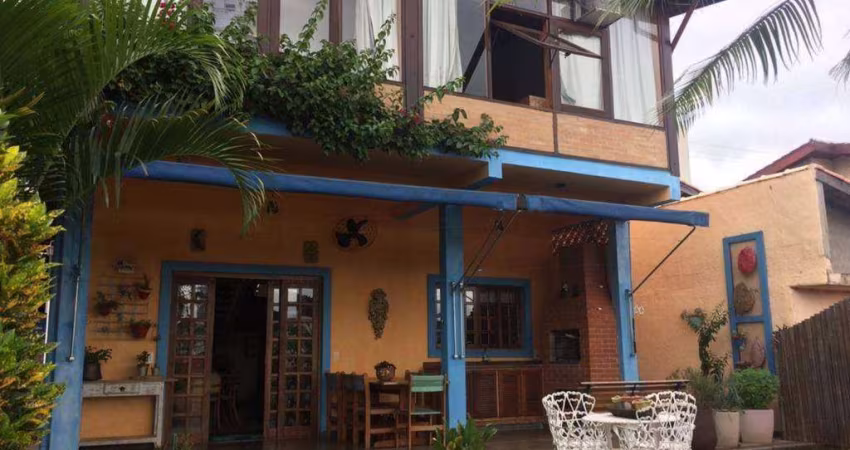 Casa com 3 dormitórios à venda de 245 m² no Loanda em Atibaia/SP - CA3358