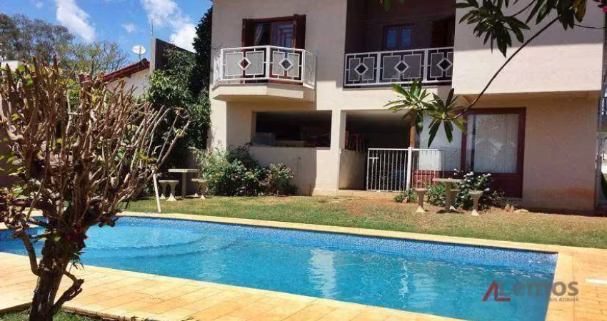 Casa com 3 SUÍTES à venda de 810 m² na Vila Santista em Atibaia/SP - CA2705