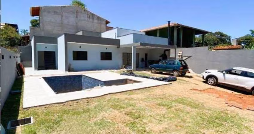 Casa com 3 dormitórios à venda, no bairro Portão em Atibaia/SP - CA4763