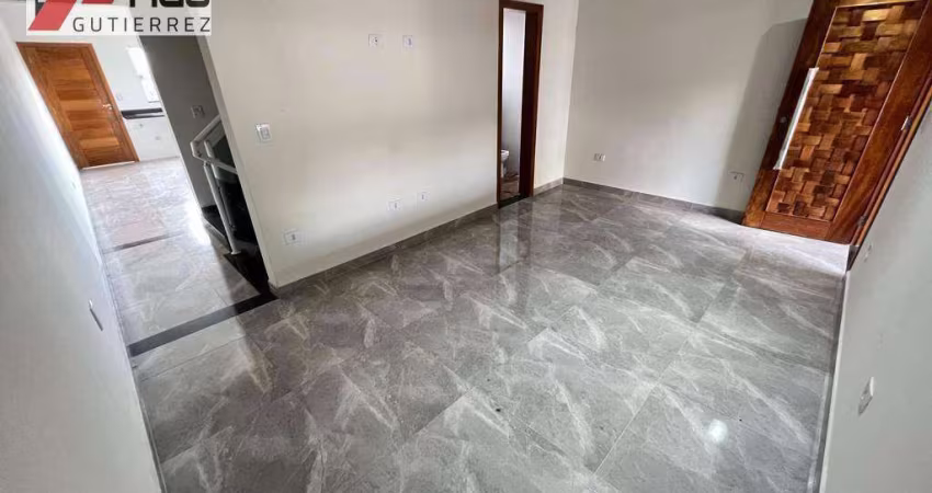 Sobrado com 3 dormitórios, suíte com closet, quintal e 4 vagas para venda