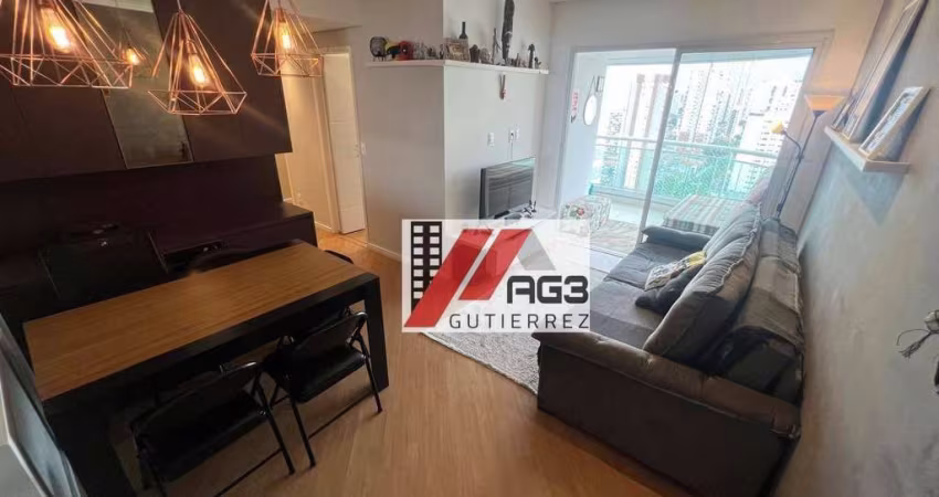 Apartamento mobiliado em andar alto com 2 quartos, suíte, 2 vagas, depósito e lazer completo na Vila Romana