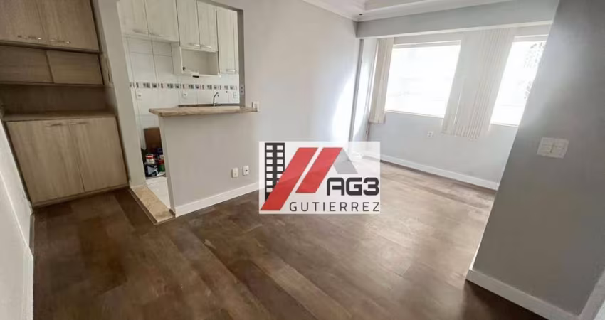 Apartamento reformado rico em móveis planejados com 2 dormitórios, vaga e lazer completo no Bairro do Limão