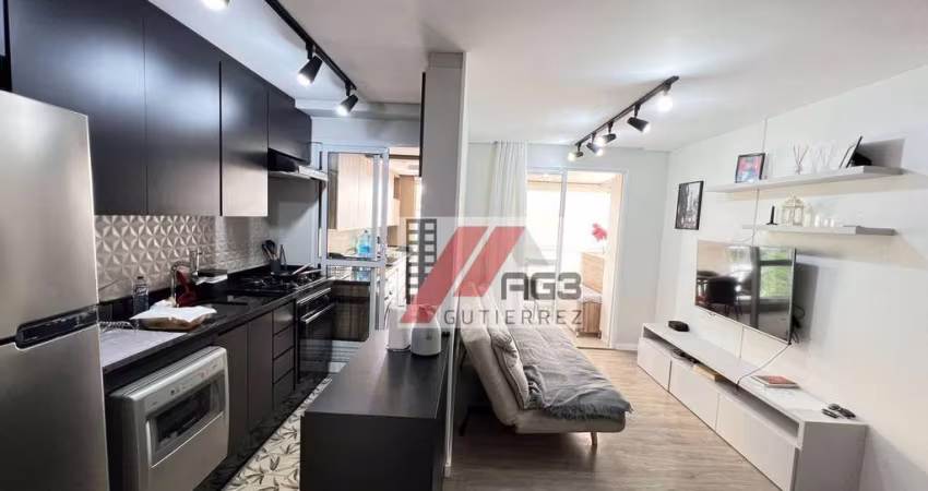 Apartamento mobiliado de 3 dormitórios, suíte com ar-condicionado, varanda, lazer completo e 2 vagas nas Perdizes