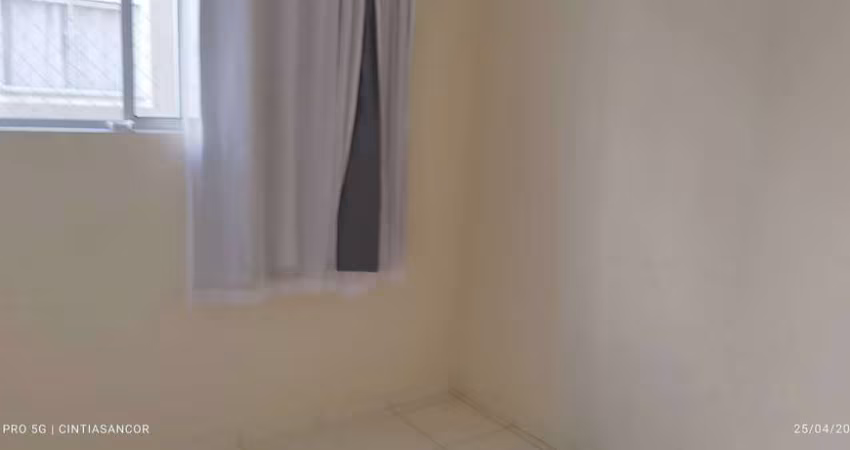 Apartamento no Condomínio Cassis