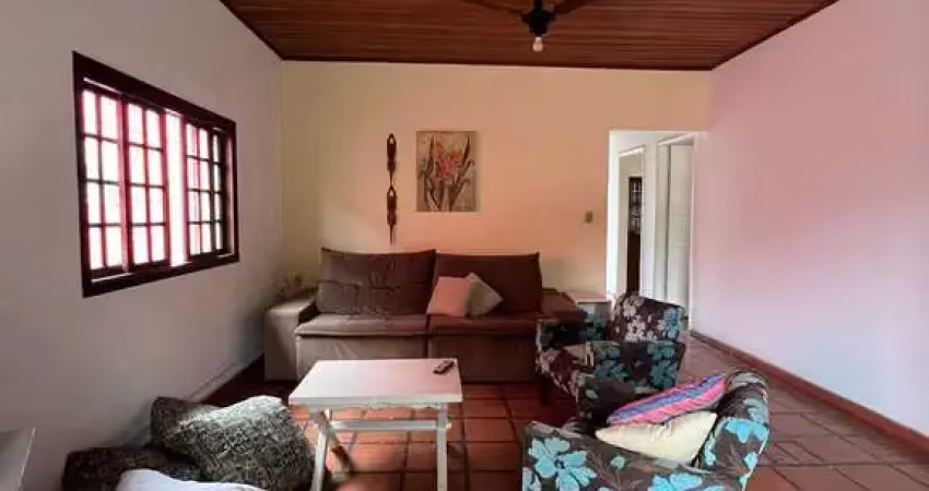 Linda casa com 4 dormitórios na barra da lagoa! localização privilegiada!!!