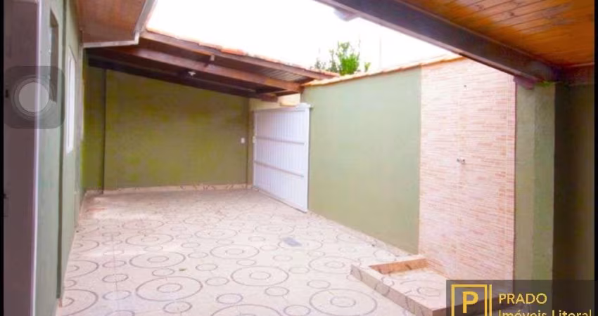 São 3 boas casas no mesmo terreno no Centro de Ubatuba