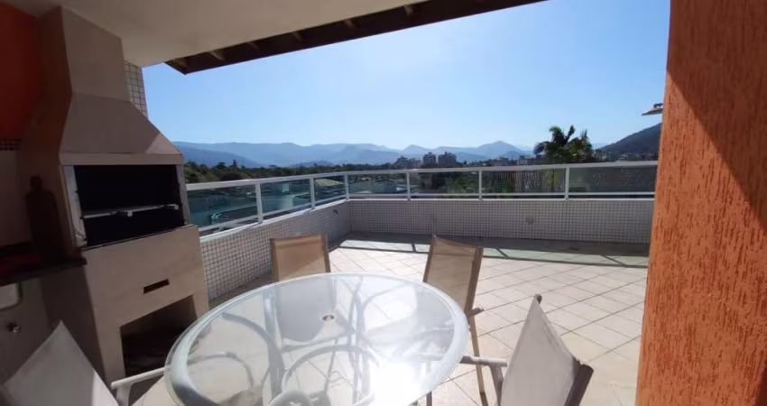 Cobertura duplex com 148 m próxima a praia