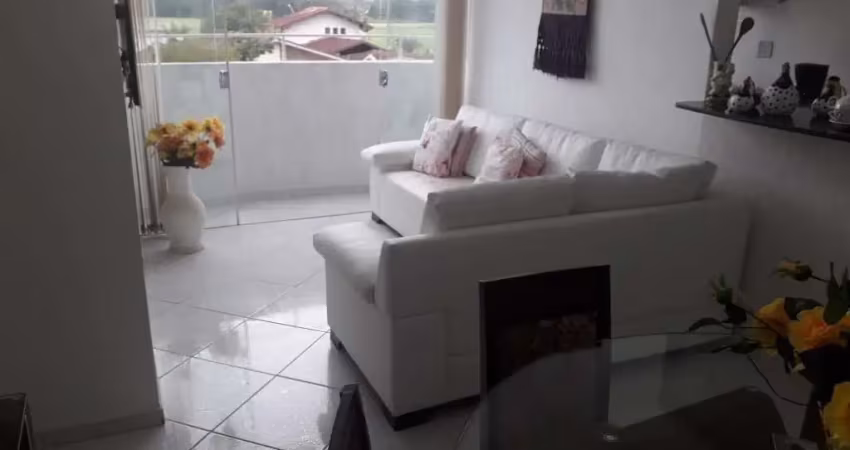 Excelente 3 dormitórios ; sendo uma suíte ; boa localização no centro ; 2 vagas de garagem .vista para o mar e para a serra