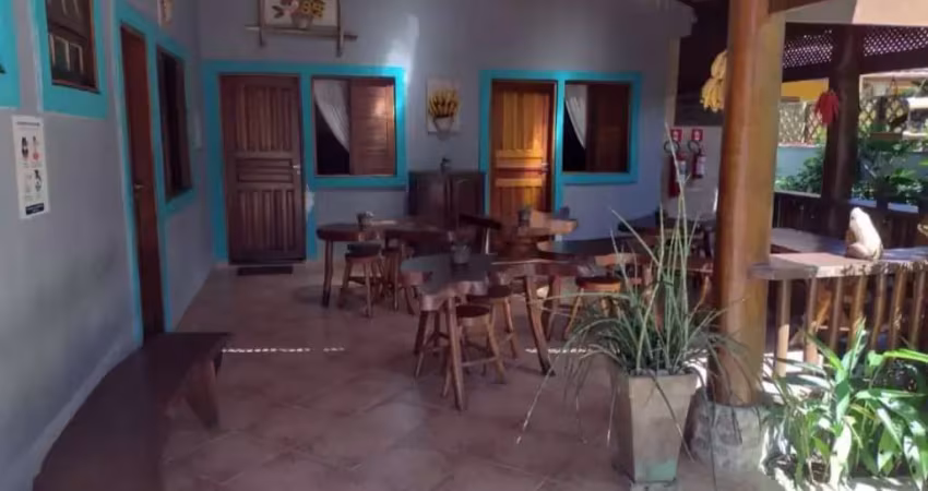 Charmosa pousada na vila itamambuca (porteira fechada)