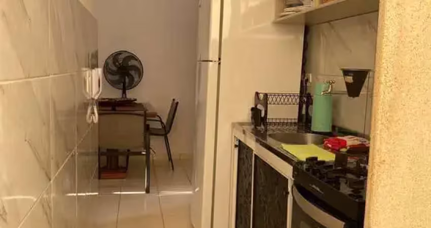 APARTAMENTO COM 02 DORMITÓRIOS E 01 BANHEIRO.