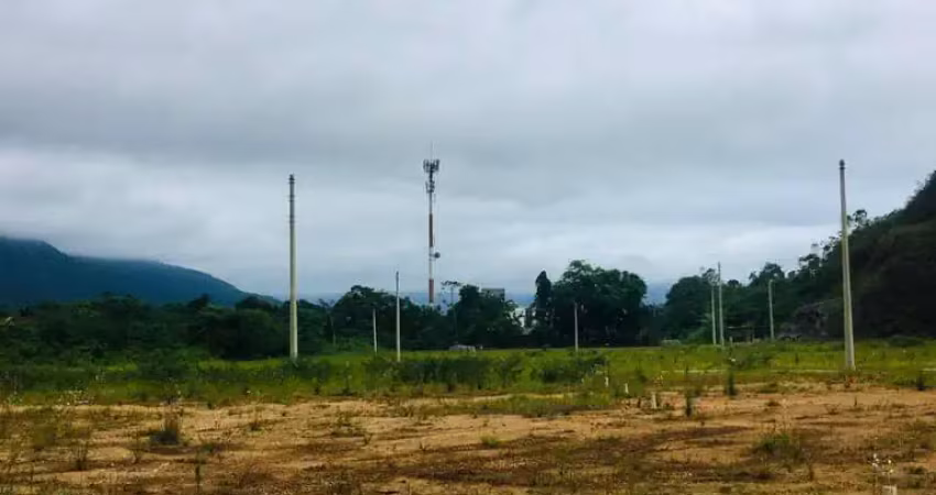 Terreno plano e limpo pronto para construcao, no loteamento jardim tropical
