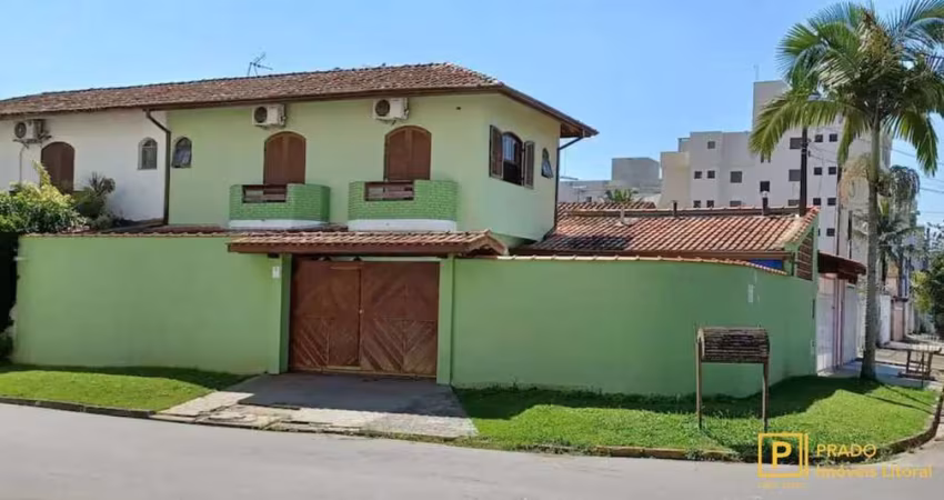 Linda casa com piscina - Itaguá