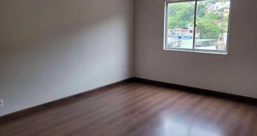 Cobertura com 3 dormitórios à venda, 100 m² por R$ 450.000 - Santa Cecília - Juiz de Fora/MG