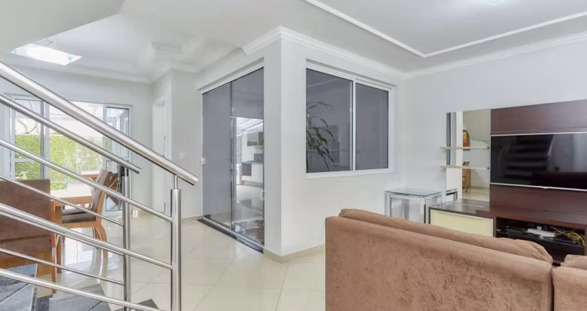 Encantador Sobrado Triplex com Quintal e Espaço Gourmet