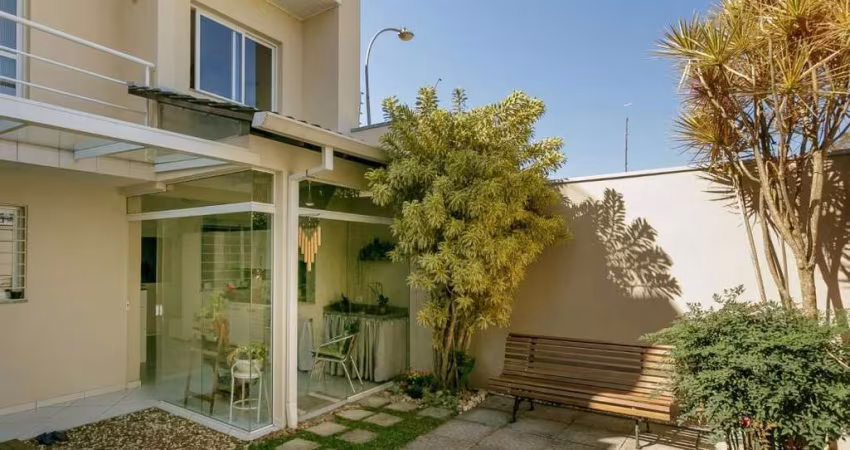 Sobrado com 3 dormitórios à venda, 190 m² por R$ 950.000,00 - Bacacheri - Curitiba/PR