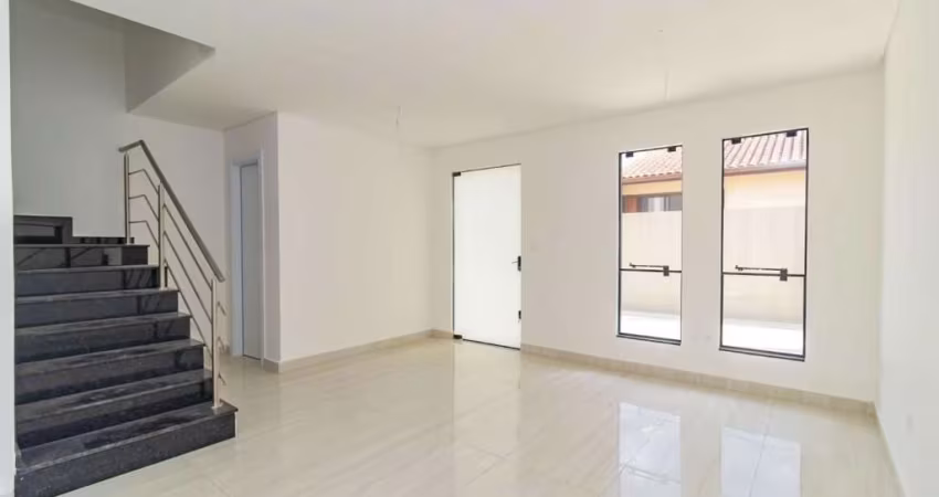 Sobrado com 3 dormitórios à venda, 139 m² por R$ 649.000,00 - Uberaba - Curitiba/PR