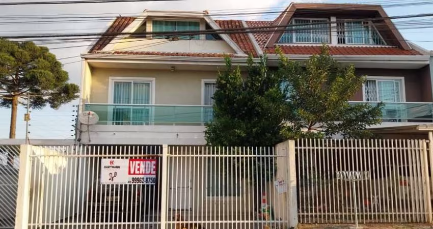 Sobrado com 3 dormitórios à venda, 157 m² por R$ 670.000,00 - Alto Boqueirão - Curitiba/PR