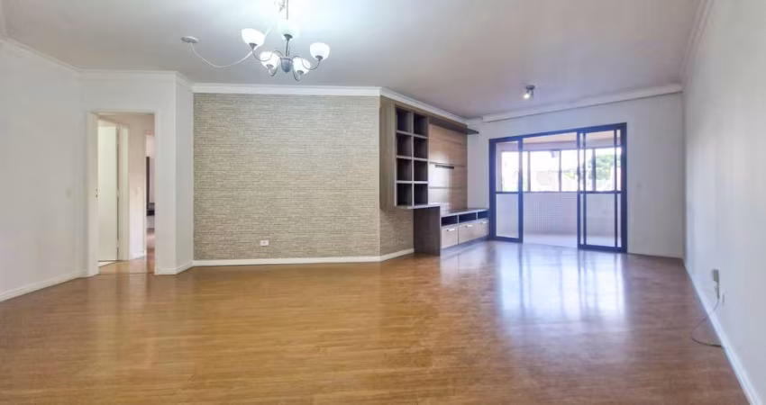 Amplo apartamento 3 quartos no Hugo Lange