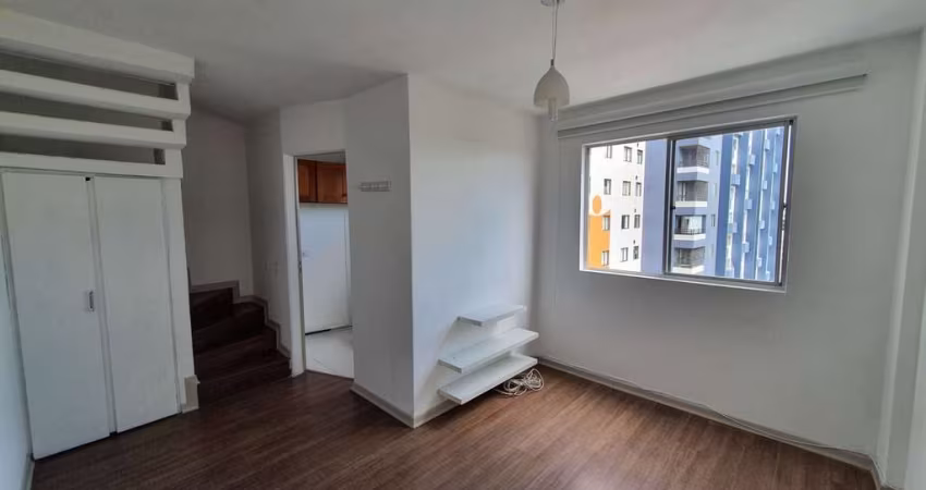 Apartamento com 2 dormitórios para alugar, 43 m² por R$ 1.590/mês - Cristo Rei - Curitiba/PR