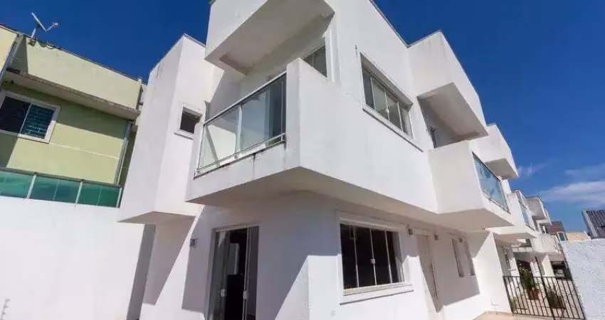 Sobrado triplex de condominio no bairro atuba - curitiba