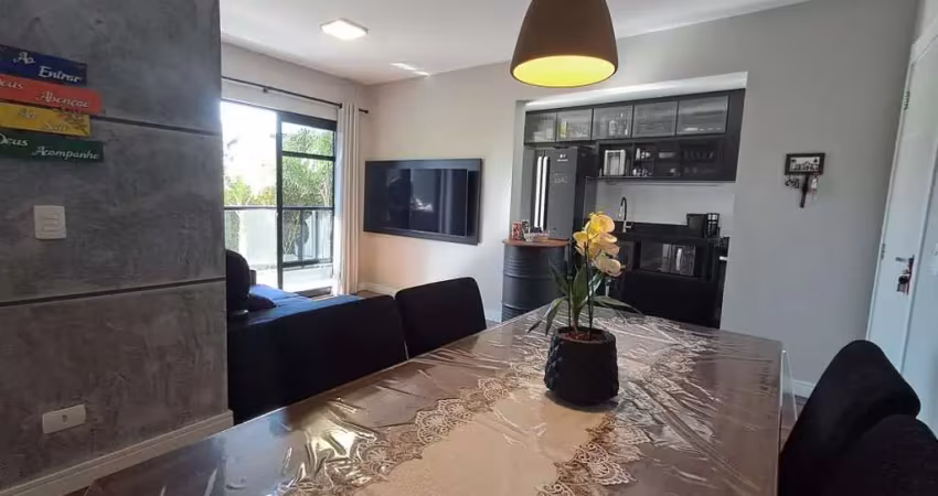 Apartamento 2 quartos, sacada com churrasqueira, mobiliado em santa felicidade a venda.