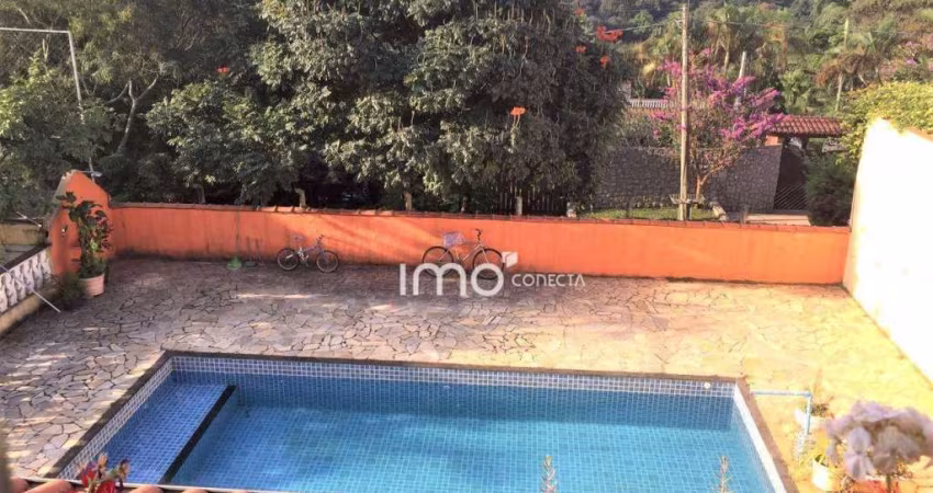 Vende se Chácara com piscina, mini campo de futebol, pomar, área gourmet, no Saint James I , Campo Limpo Pta - SP  - Não Financia