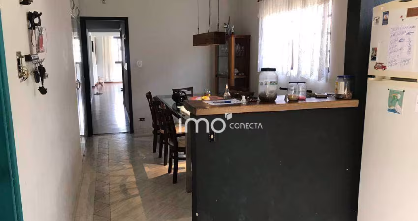 Vende se Casa na Vila Dayse  S.B. do Campo,3 Quartos ( 1 Suíte) com quintal , área gourmet, próximo à Av. Kennedy,  Metodista, Shopping Golden Shoppin
