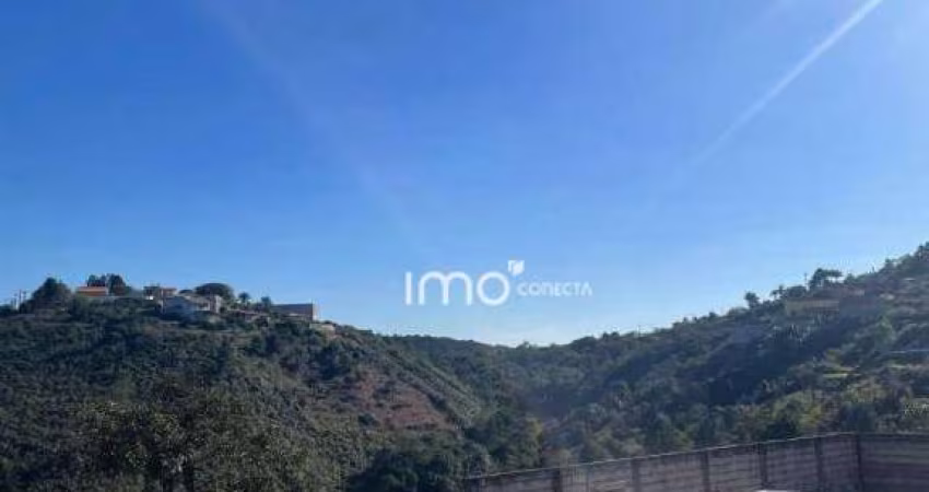 Vende se Chácara no Saint James 2  com 1150m² A.T. 200m² A.C. 2 Quartos sendo 1 Suíte, Piscina, Quintal, Churrasqueira, não financia, oportunidade !!!