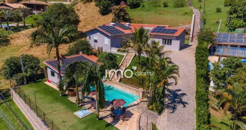 Casa no Cond. Vale de Santa Fé com uma vista espetacular conta com 4 suítes , piscina, área gourmet, ampla área verde, e muita segurança! - Vinhedo/SP