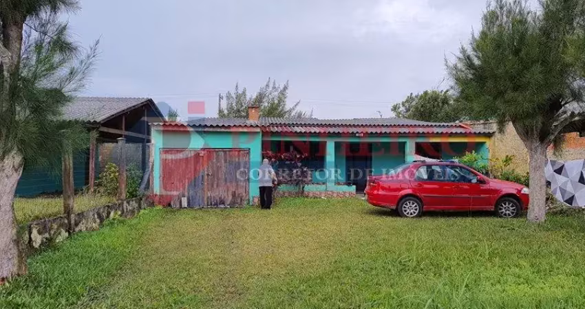 Cidreira - casa em alvenaria 3 dormitórios 1 suíte a 250m do mar