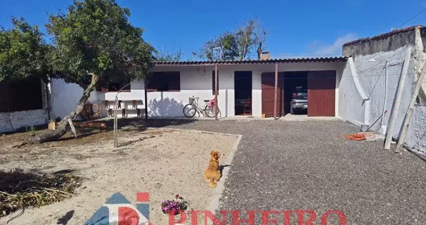 Casa de alvenaria com 2 dormitórios a 400m do mar – cidreira/rs
