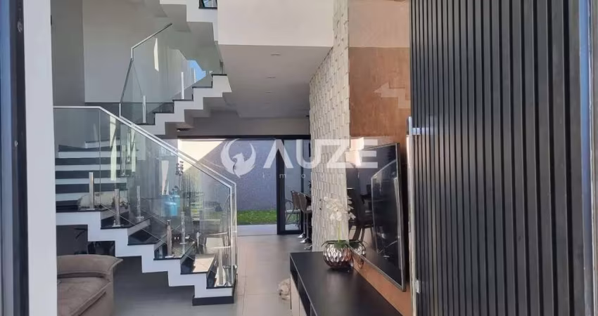 Sobrado Triplex de Alto Padrão no Capão da Imbuia – Luxo, Conforto e Pronto para Morar!