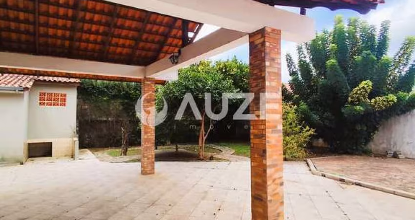 CASA ESTILO FAZENDA COM UMA AREA GOURMET INCRIVEL, QUINTAL E PISCINA NO PINEVILLE EM PINHAIS