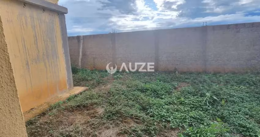 Casa térrea de esquina à venda – espaço, conforto e localização!