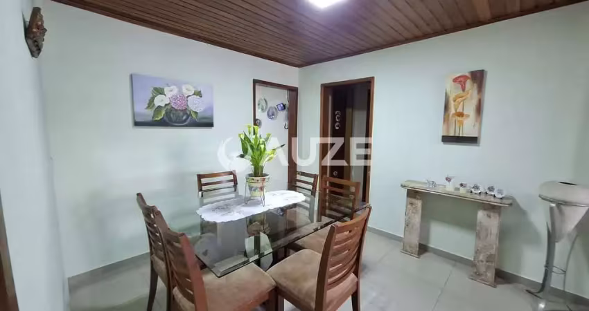 Casa com 3 quartos à venda na Rua Reinaldo Issberner, 307, Cajuru, Curitiba
