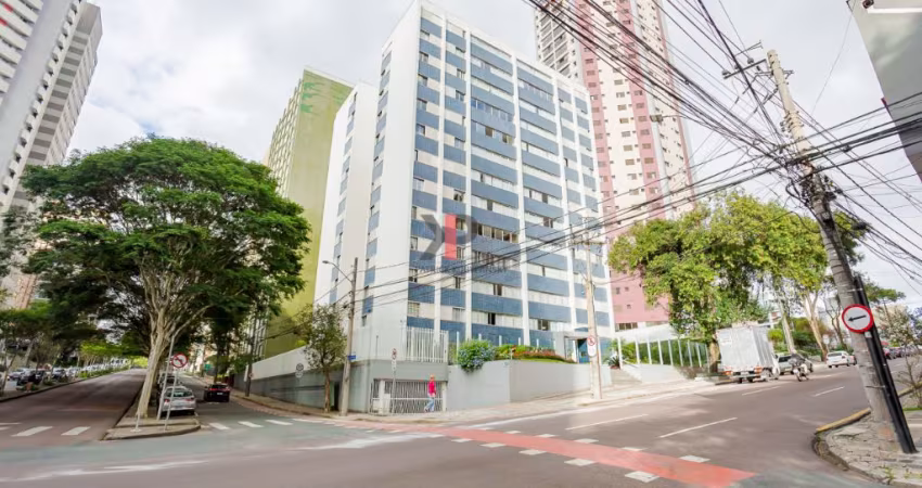 Apartamento reformado no Bigorrilho, 1 vaga de garagem. Excelente localização!