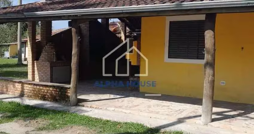 Chácara / sítio com 4 quartos para alugar no Mandú, Pindamonhangaba 